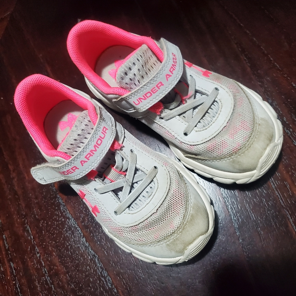 Girls size 10 uA tennies